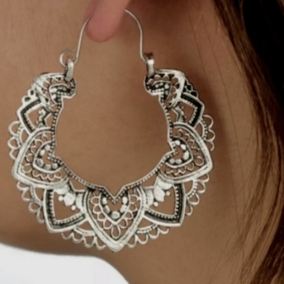 Ornate Silver Heart Filigree Statement Earrings Hoop Huggie Hoops New - Picture 3 of 8